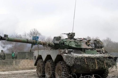 Lính Nga lần đầu thu giữ xe tăng bánh lốp AMX-10RC của Pháp tại Ukraine