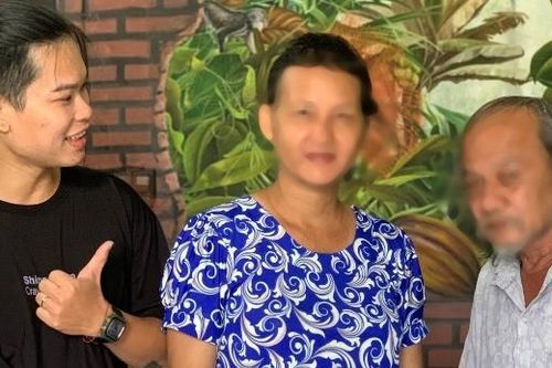 Vị khách đặc biệt khiến chủ tiệm xăm xúc động, quyết định làm miễn phí