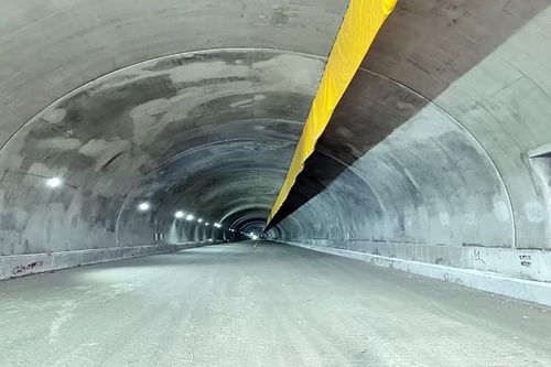 Thông hầm xuyên núi dài nhất cao tốc Bắc - Nam