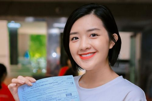 Á hậu Quản Trần Gia Hân tham gia hiến máu