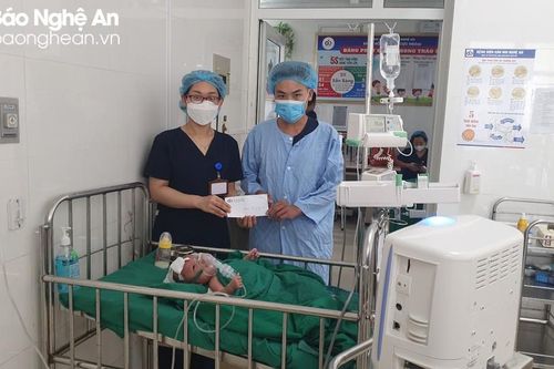Bệnh viện Sản Nhi Nghệ An phẫu thuật cứu trẻ sơ sinh bị xuất huyết não nguy kịch