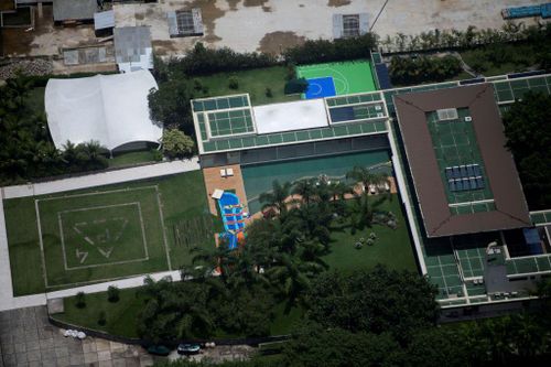 Ngôi sao bóng đá Neymar bị phạt do vi phạm khi xây dinh thự ven biển