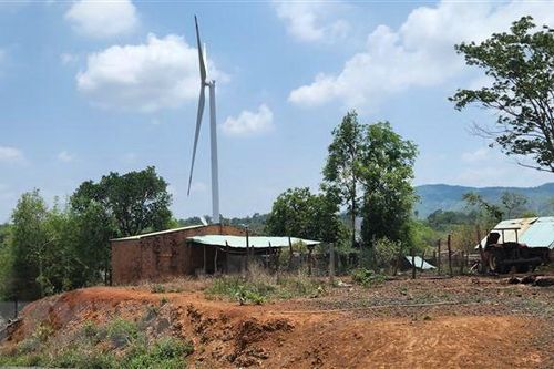 Gia Lai: Đề xuất hỗ trợ các hộ dân bị ảnh hưởng bởi cột tháp điện gió