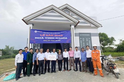 Trao Nhà tình nghĩa tặng người nghèo, đồng bào dân tộc thiểu số tỉnh Quảng Ngãi