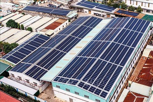 Đề xuất miễn hoặc giảm các loại thuế, phí cụ thể cho nhà đầu tư phát triển điện mặt trời mái nhà