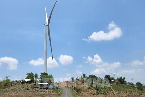 Đề xuất phương án hỗ trợ các hộ dân bị ảnh hưởng bởi cột tháp điện gió