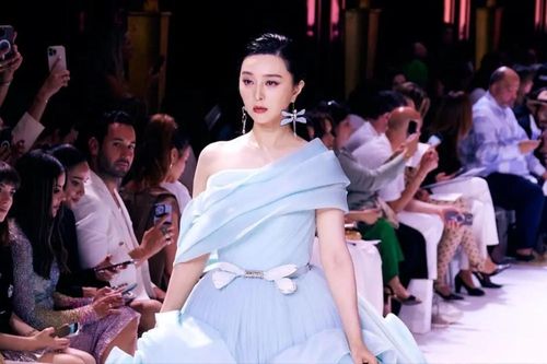 Trở lại sau scandal, Phạm Băng Băng được mời làm vedette cực đẳng cấp tại Paris