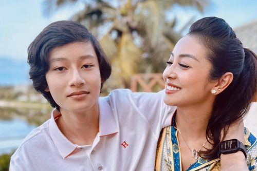 Jennifer Phạm khoe gia đình 3 thế hệ 'đẹp như tranh', diện mạo quý tử gây chú ý