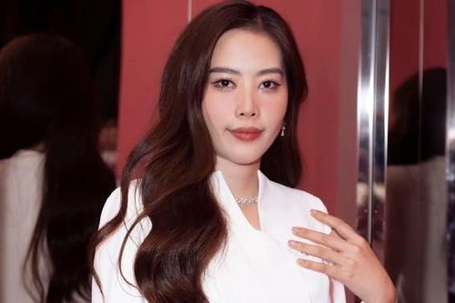 Nam Em hé lộ cuộc sống khó khăn, gặp nhiều áp lực