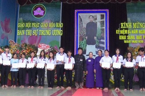 Toàn đạo Phật giáo Hòa Hảo đóng góp từ thiện – xã hội hơn 1.300 tỷ đồng