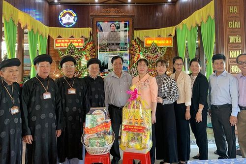 Thăm, chúc mừng nhân kỷ niệm 84 năm Ngày Đức Huỳnh Giáo Chủ khai sáng đạo Phật giáo Hòa Hảo