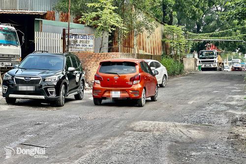 Bất cập gây mất an toàn trên đường Cống Lỡ