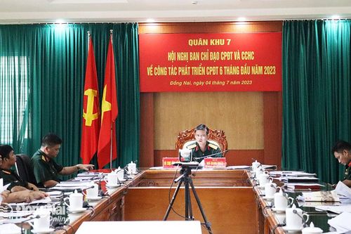 Xây dựng Chính phủ điện tử và cải cách hành chính theo đặc thù lực lượng vũ trang