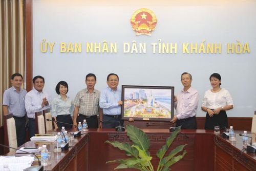 Ông Lê Hữu Hoàng làm việc với đoàn công tác UBND tỉnh Bình Thuận