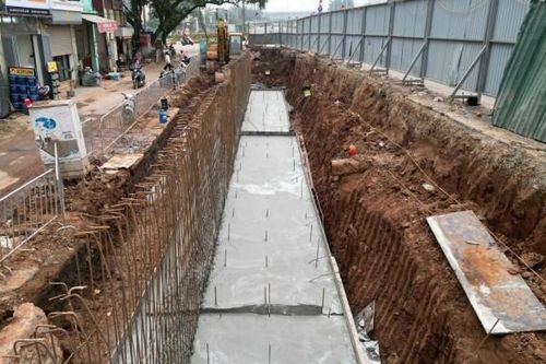 Hà Nội yêu cầu xử lý trách nhiệm việc chậm tiến độ thi công đê Hữu Hồng