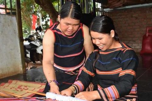Các tín hữu Tin lành ở Đăk Đoa xây dựng buôn làng ngày càng đi lên