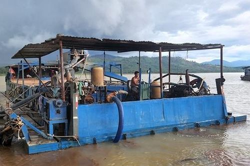 Điều tra vụ tàu công suất lớn hút trộm cát vùng giáp ranh