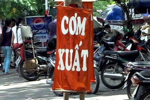 'Cơm suất' chứ không phải 'cơm xuất'