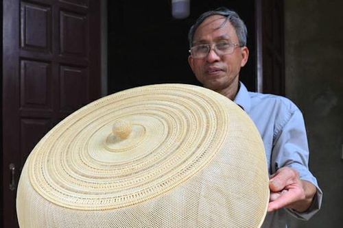 Chiếc lồng bàn mây tre giá 30 triệu đồng có gì đặc biệt?