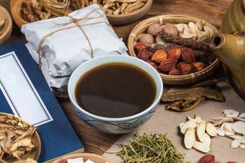 Tại sao uống thuốc đông y thường kiêng đồ tanh?