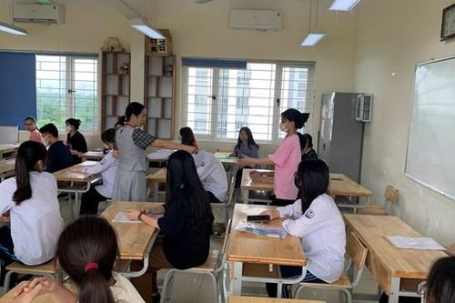 Bắt đầu từ đổi mới đề thi