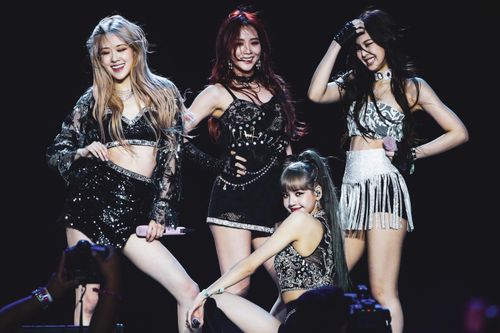 Cổ phiếu các công ty K-pop đồng loạt sụt giảm