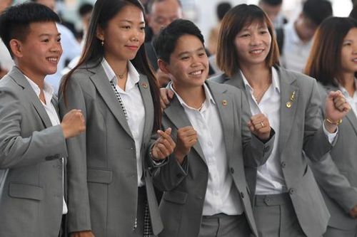 Tuyển nữ Việt Nam rạng rỡ lên đường tham dự World Cup 2023