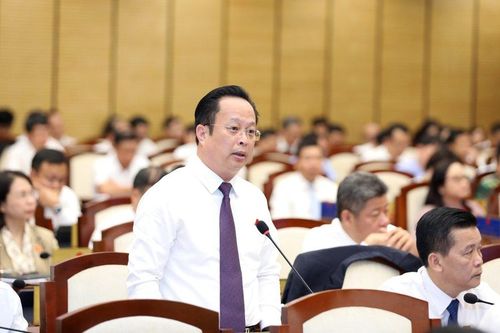 Giám đốc Sở GD&ĐT Hà Nội lý giải việc phụ huynh xếp hàng nộp hồ sơ