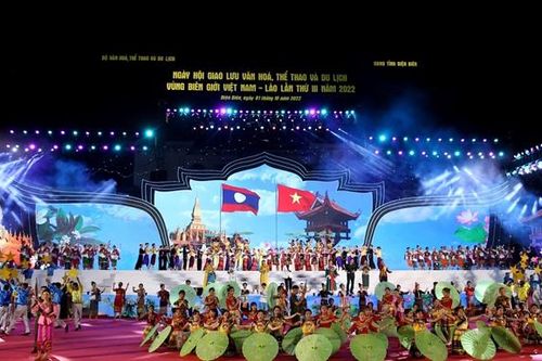 Tuần văn hóa - du lịch Tây Bắc và TP.HCM tại Luông Pha Băng