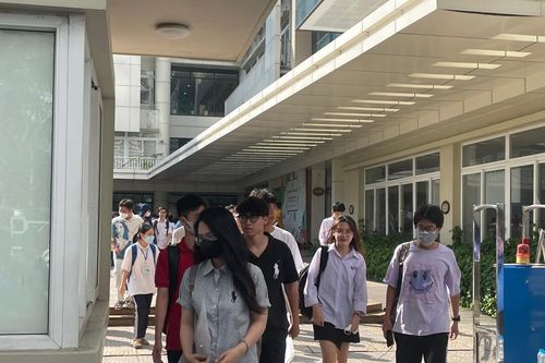 Kỳ thi tốt nghiệp THPT năm 2023: Mã đề 409, câu 50 môn tiếng Anh có hai đáp án đúng