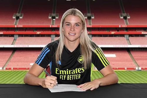 Arsenal chiêu mộ thành công chân sút vừa chia tay MU
