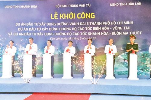 Niềm vui ngày khởi công đường cao tốc nối 'rừng và biển'