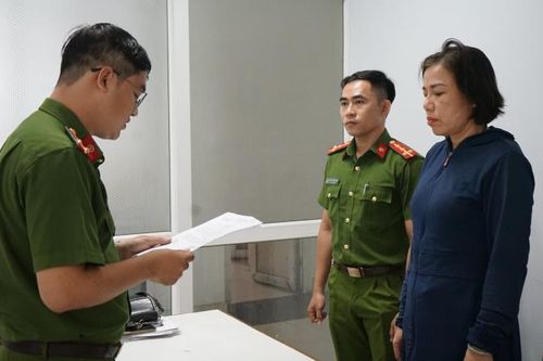 Bắt 'nữ quái'… nói không thành có!