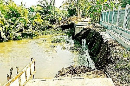 Thích ứng với sạt lở: Tính mạng người dân là trên hết