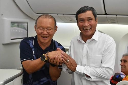HLV Park Hang-seo chúc thầy trò HLV Mai Đức Chung đạt kết quả tốt ở World Cup 2023