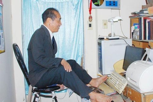 Về quê dâng hương thầy Ký
