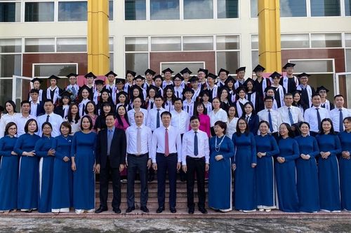 Trường Đại học Luật Hà Nội trao 51 bằng cử nhân chính quy đầu tiên tại Đắk Lắk