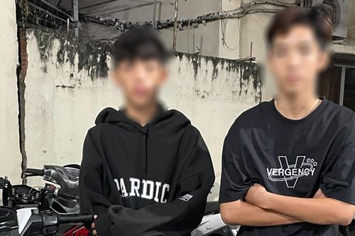 Đã xác minh được 2 thanh niên bốc đầu xe máy trên quốc lộ