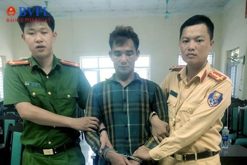 Bắt đối tượng ma túy chuyên giao dịch bằng tài khoản ngân hàng