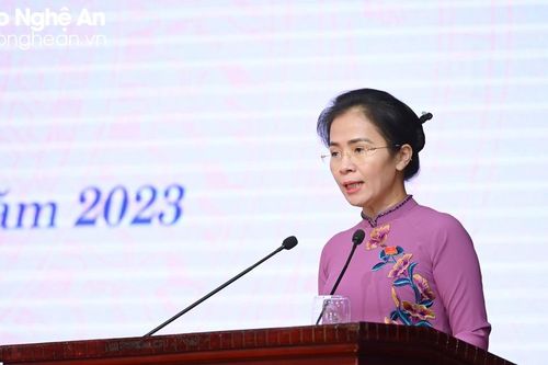 Chủ tịch Ủy ban MTTQ tỉnh phản ánh những băn khoăn, lo lắng của Nhân dân đến HĐND, UBND tỉnh