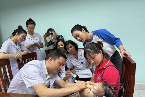 Hỗ trợ phẫu thuật cho gần 30.000 trẻ em Việt Nam bị dị tật khe hở môi