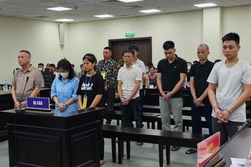 Phạt tù nhóm 9 bị cáo khai thác cát trái phép trên sông Đà