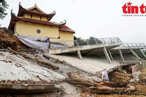 Vĩnh Phúc: Người dân thôn Phú Hậu phấp phỏng sống trong nỗi lo sạt lở