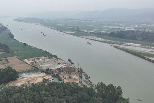 Xử phạt 525 triệu đồng các cá nhân khai thác trái phép cát sỏi