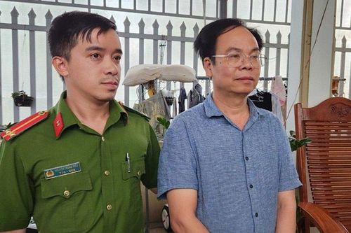 Lâm Đồng: Bắt giám đốc chi nhánh Văn phòng ĐK đất đai do nhận hối lộ