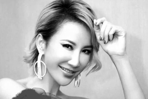 Xót xa tin nhắn thoại cuối cùng của Coco Lee trước khi qua đời