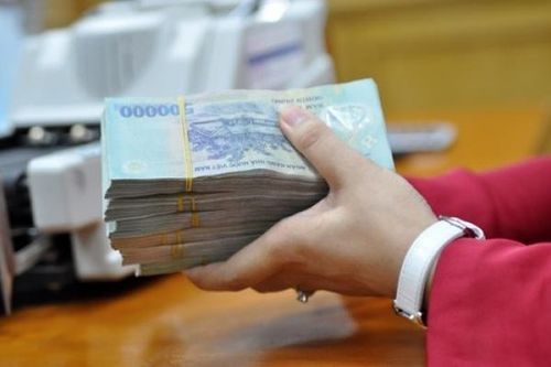 Sau nhiều lùm xùm, doanh thu phí bảo hiểm lần đầu suy giảm