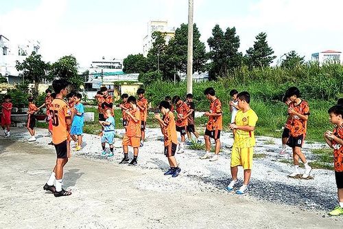 Phát triển các lớp bóng đá cộng đồng