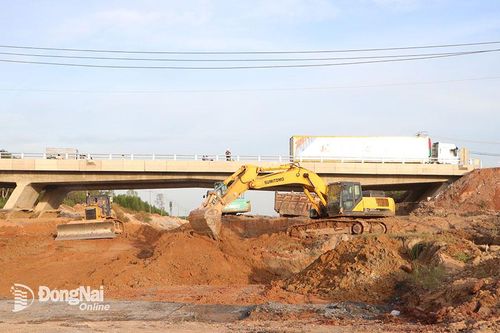 Hai dự án giao thông quan trọng có nguy cơ thiếu đất đắp