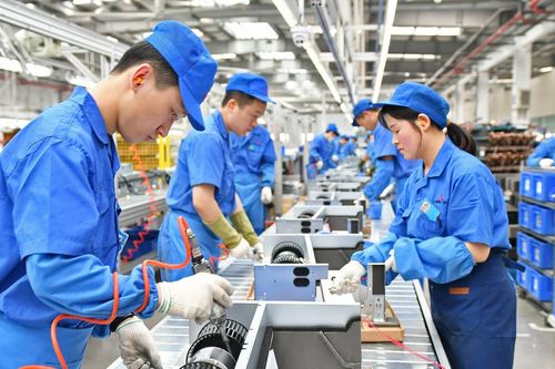 Hoạt động sản xuất tại Trung Quốc tiếp tục suy yếu, tỷ lệ thất nghiệp lên cao kỷ lục